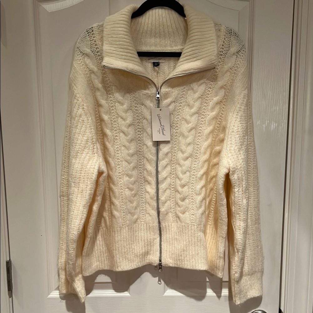 Women’s Universal Thread Cozy  Cable Knit zip up Sweater